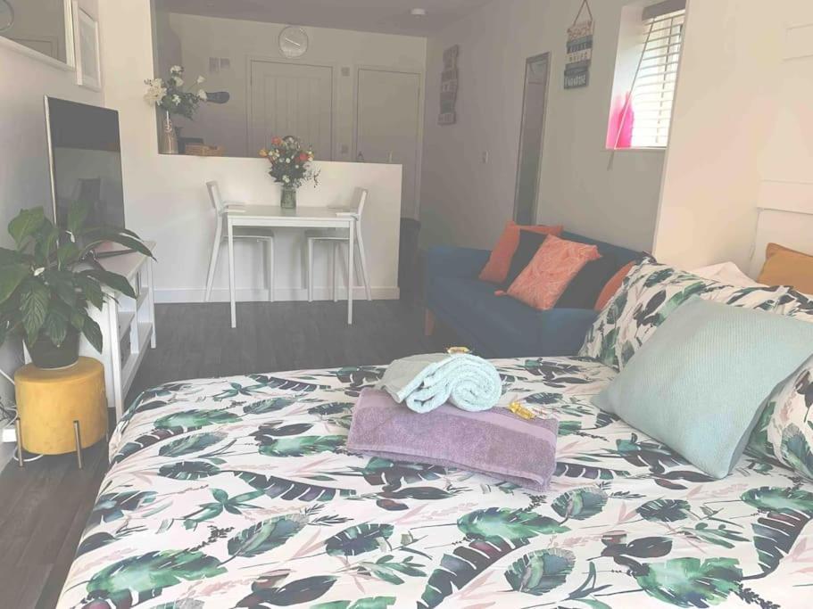 Bournemouth Nr Town Beach Train Coach Shops Lovely Entire Apartment Allows Quiet Good Dogs Buitenkant foto